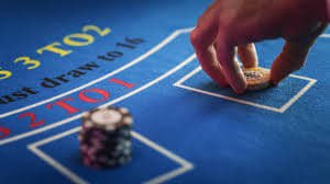 Người dùng Việt Nam đăng ký tài khoản live casino trên điện thoại